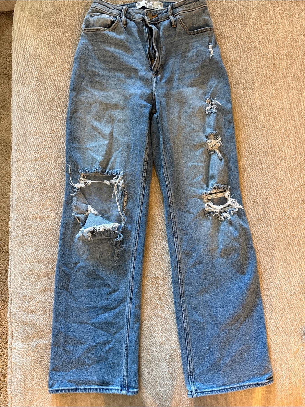 Hollister Distressed Straight Leg Jeans in Blue Wash
